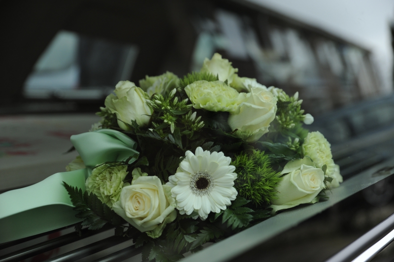 funeraire-PIERREFEU-min_flowers-4839339